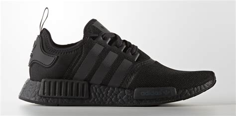 nmd r1 triple black